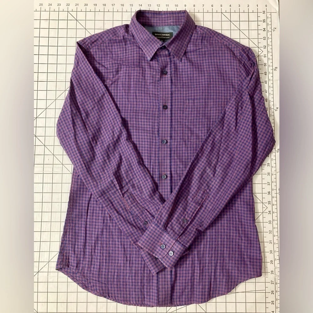 Banana Republic Men’s Medium Purple/Blue Soft Wash Tailored Slim Fit Shirt‎